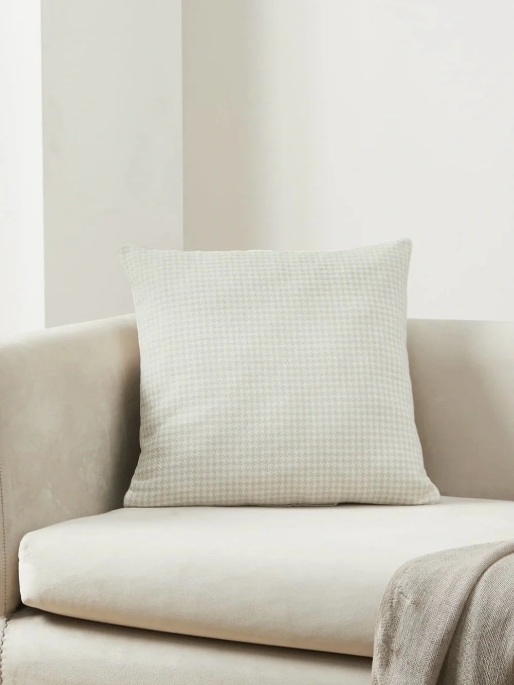 Mainstays Beige Houndstooth Woven Decorative Throw Pillow 18x18